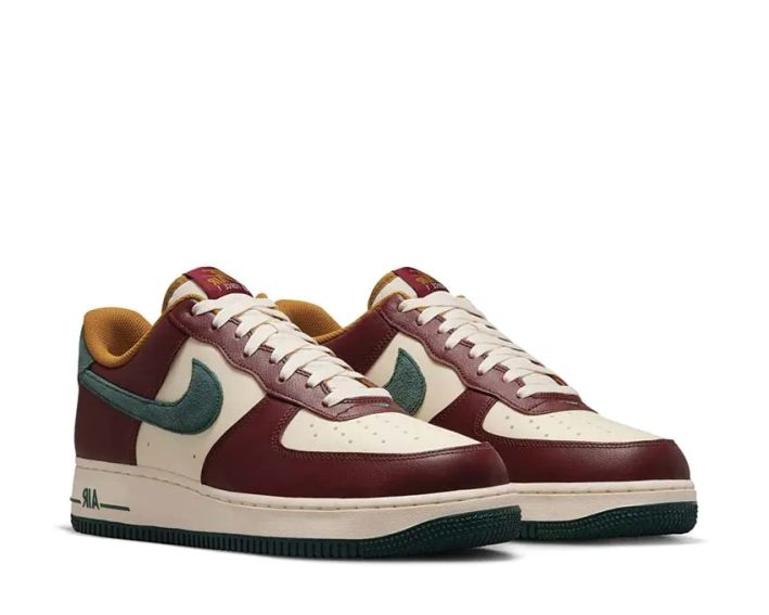 Кроссовки NIKE AIR FORCE 1 07 LV8 HQ3612-113 фото 2 — интернет-магазин Tapok