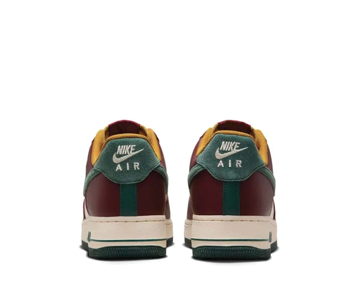 Кроссовки NIKE AIR FORCE 1 07 LV8 HQ3612-113 фото 3 — интернет-магазин Tapok