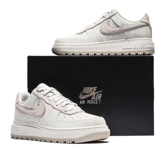Кросівки Air Force 1 LUXE DD9605 100 фото 2 — інтернет-магазин Tapok