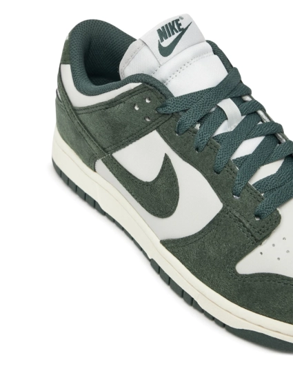 Кросівки WMNS Nike Dunk Low Pro HJ7673 002 фото 6 — інтернет-магазин Tapok