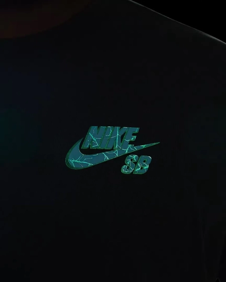 Футболка Nike SB зелена FZ6710-338 фото 7 — інтернет-магазин Tapok