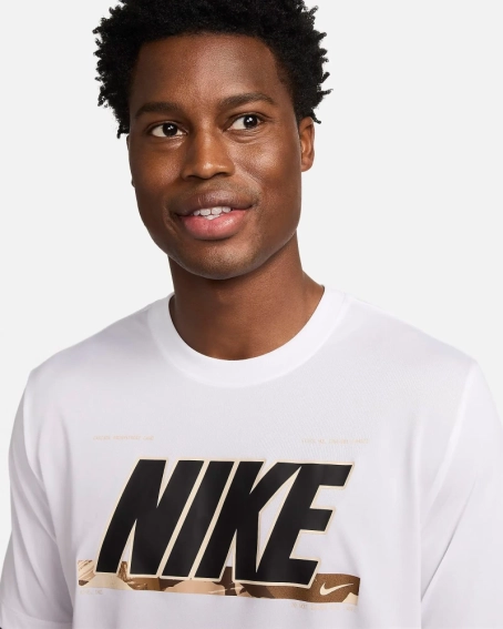 Футболка Nike Dri-Fit Tee Rlgd Camo Gfx FV8370-100 фото 3 — интернет-магазин Tapok