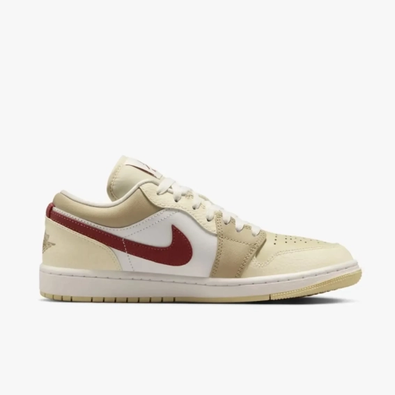 Кроссовки WMNS AIR JORDAN 1 LOW HV6530-100 фото 3 — интернет-магазин Tapok
