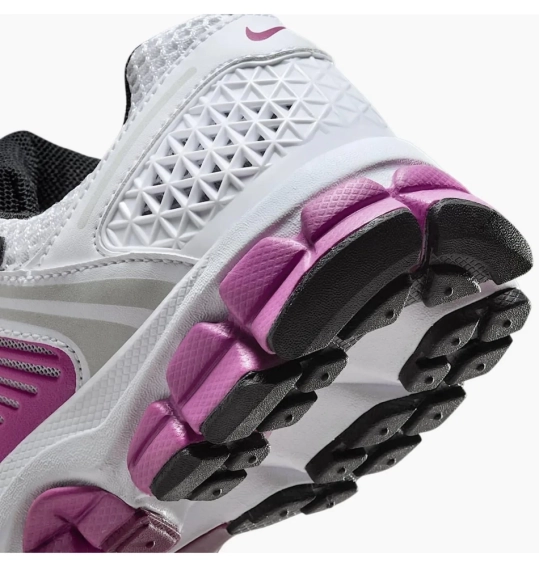 Кроссовки женские Nike Zoom Vomero 5 Gs (HF6998-102) фото 4 — интернет-магазин Tapok