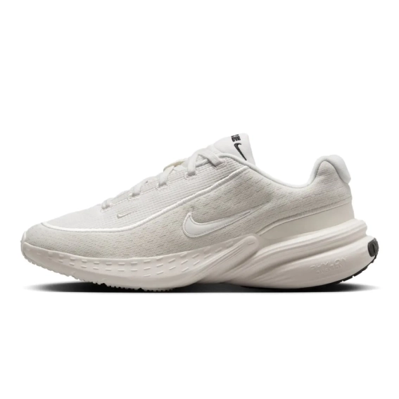 Кроссовки женские Nike Uplift Sc (IB2766-002) фото 2 — интернет-магазин Tapok
