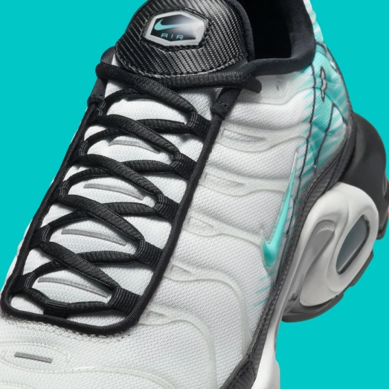 Кроссовки Nike AIR MAX PLUS HV6225-100 фото 6 — интернет-магазин Tapok
