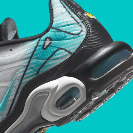 Кроссовки Nike AIR MAX PLUS HV6225-100 фото 7 — интернет-магазин Tapok