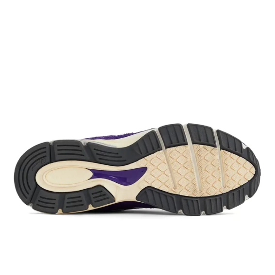 Кроссовки New Balance x Teddy Santis 990v4 Purple U990TB4 фото 4 — интернет-магазин Tapok