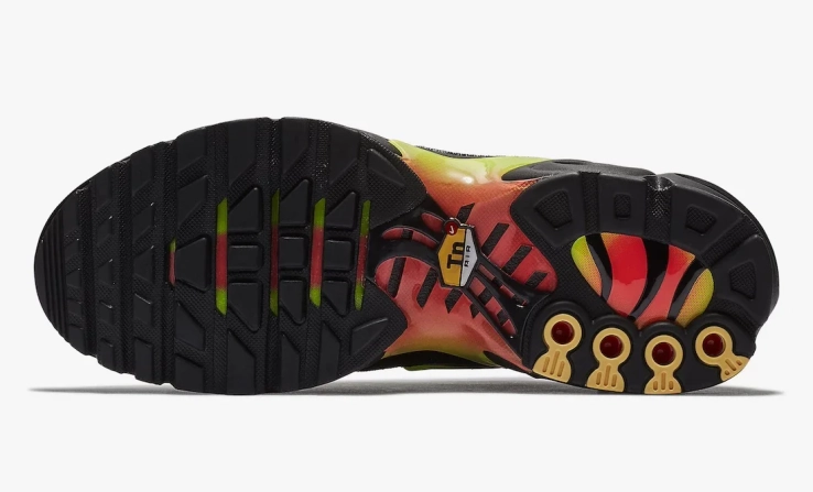 Кросівки Nike Air Max Plus "Volt/Solar Red" AQ9979 001 фото 6 — інтернет-магазин Tapok