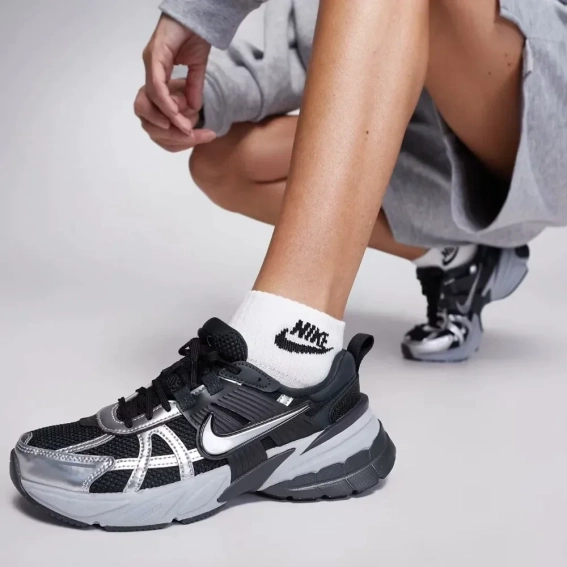 Кроссовки Nike V2K Run Black/Metallic FD0736 005 фото 9 — интернет-магазин Tapok