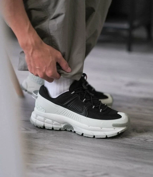 Кроссовки Nike Zoom Vomero Roam Winter White/Black FV2295 001 фото 6 — интернет-магазин Tapok