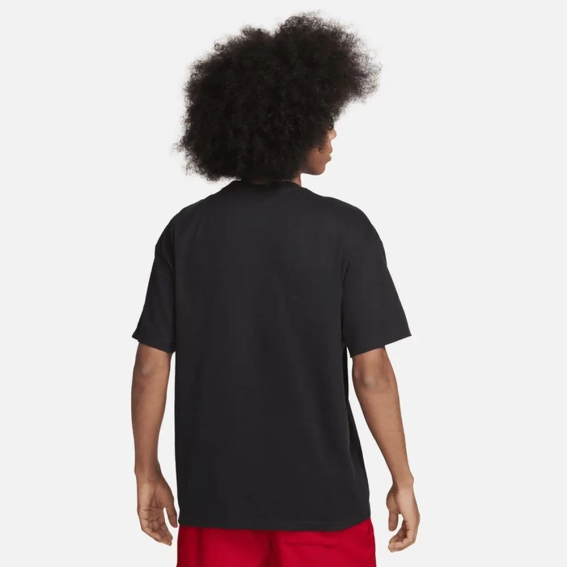 Футболка Nike TEE M90 Sneaker Patch FQ3762-010 фото 2 — интернет-магазин Tapok