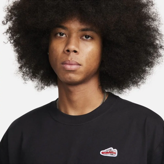 Футболка Nike TEE M90 Sneaker Patch FQ3762-010 фото 3 — интернет-магазин Tapok