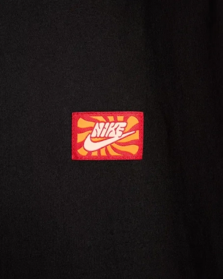 Футболка Nike Tee Sunshine Black FV3720-010 фото 3 — интернет-магазин Tapok