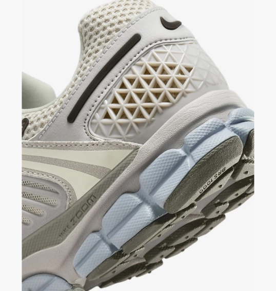 Кроссовки мужские Nike Zoom Vomero 5 Se Beige FZ3653-104 фото 10 — интернет-магазин Tapok