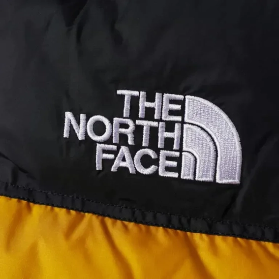Жилетка The North Face 1996 Retro Nuptse Vest NF0A3JQQ-H9D фото 4 — інтернет-магазин Tapok