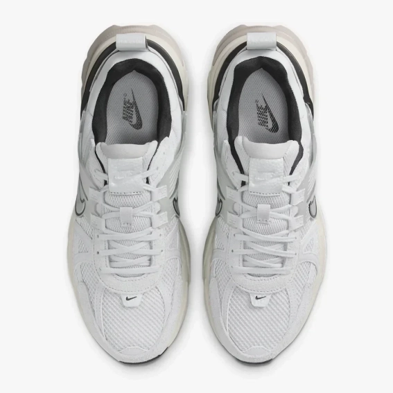 Кросівки NIKE W V2K RUN FN6703-100 фото 4 — інтернет-магазин Tapok