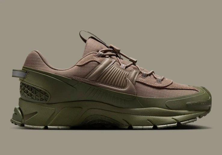 Кросівки Nike Zoom Vomero Roam FV2295-201 фото 2 — інтернет-магазин Tapok