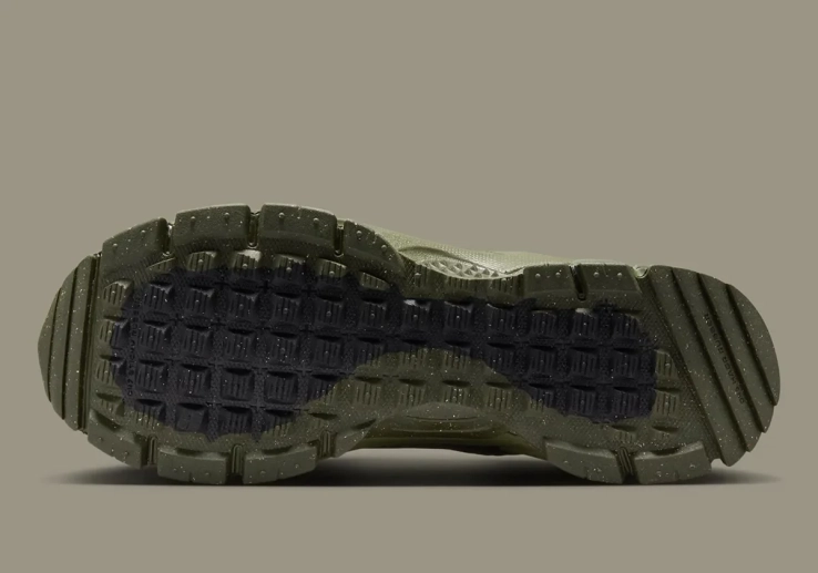 Кросівки Nike Zoom Vomero Roam FV2295-201 фото 5 — інтернет-магазин Tapok