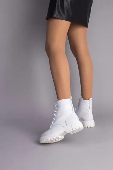 Черевики жіночі шкіряні білого кольору на шнурках, зимові фото 5 — інтернет-магазин Tapok