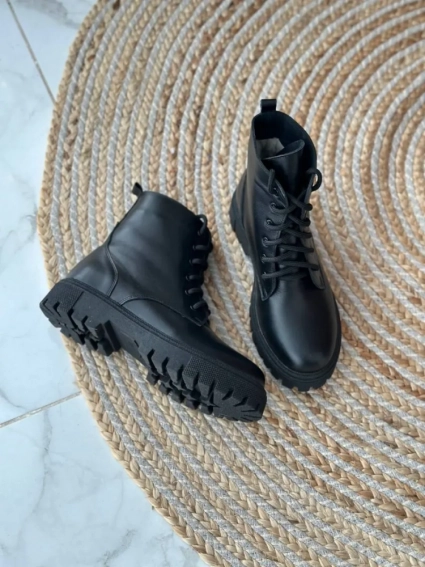 Ботинки женские кожаные черного цвета на шнурках зимние фото 18 — интернет-магазин Tapok