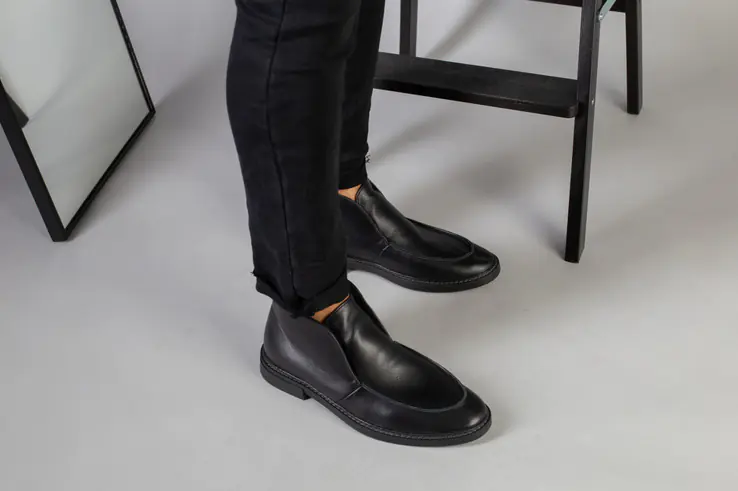 Демисезонные мужские черные кожаные лоферы фото 4 — интернет-магазин Tapok