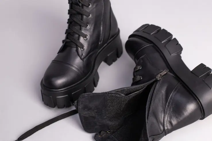 Ботинки женские кожаные черные на шнурках демисезонные фото 8 — интернет-магазин Tapok