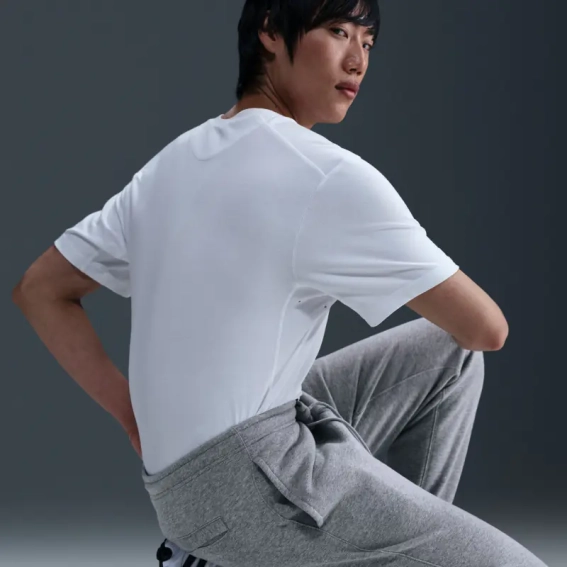 Штани Nike M CLUB BB JOGGER FN3787-063 фото 7 — інтернет-магазин Tapok