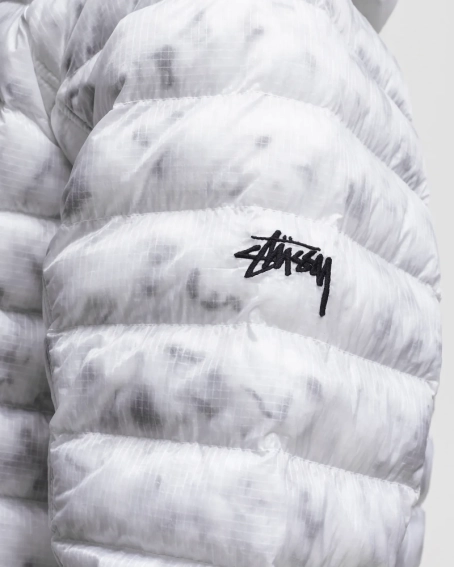 Кофта Nike x Stussy Lightweight Insulated Pullover Jacket DC1084-101 фото 3 — интернет-магазин Tapok
