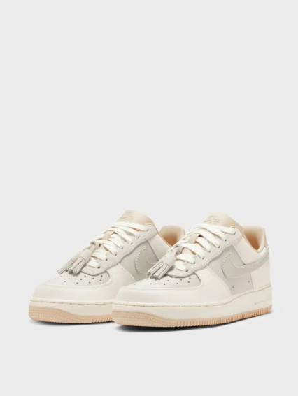 Кросівки Nike Air Force 1 Low '07 Light Bone Suede Tassels (W) HV1813-001 фото 2 — інтернет-магазин Tapok
