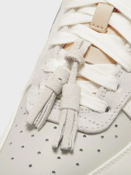 Кросівки Nike Air Force 1 Low '07 Light Bone Suede Tassels (W) HV1813-001 фото 4 — інтернет-магазин Tapok