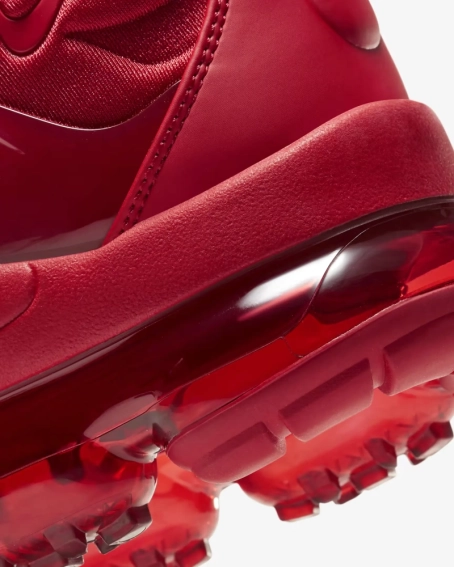 Кроссовки Nike Air VaporMax Plus Triple Red CW6973-600 фото 9 — интернет-магазин Tapok