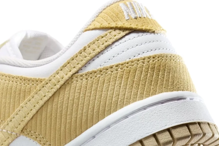 Кросівки Nike Dunk Low Alabaster Corduroy (W) FN7167-700 фото 6 — інтернет-магазин Tapok