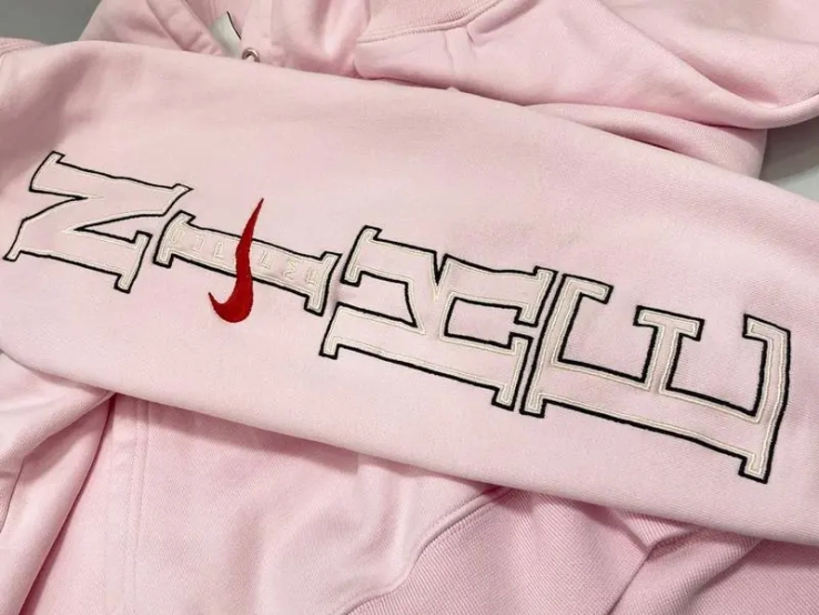 Худі Supreme x Nike Hooded Sweatshirt Pink FQ0759-663 фото 2 — інтернет-магазин Tapok