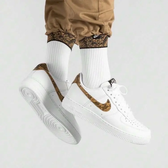Кроссовки Nike Air Force 1 Low Retro Ivory Snake AO1635-100 AO1635-100 фото 2 — интернет-магазин Tapok