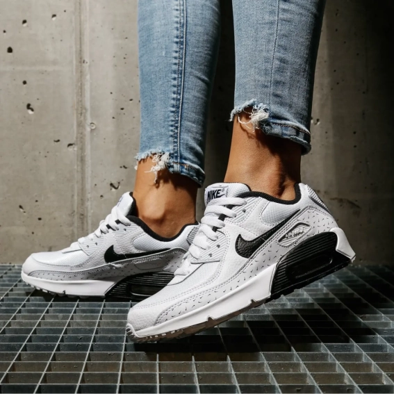 Кросівки Nike Air Max 90 (GS) White DC9198-100 фото 2 — інтернет-магазин Tapok