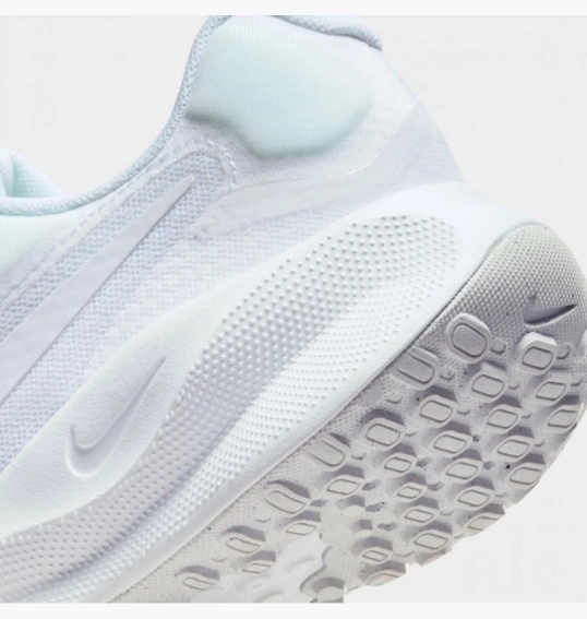 Кросівки жіночі Nike Revolution 7 Running Shoes White FB2208-100 фото 4 — інтернет-магазин Tapok