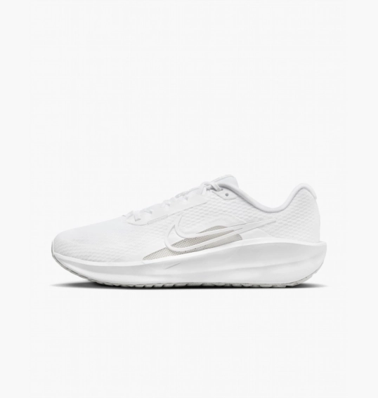 Кросівки чоловічі Nike Downshifter 13 Road Running Shoes White FD6454-100 фото 2 — інтернет-магазин Tapok