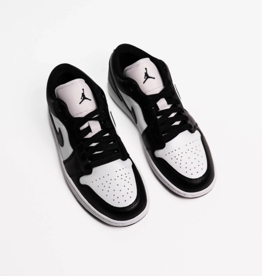 Кроссовки женские Air Jordan 1 Low Panda 2023 Black/White DC0774-101 фото 4 — интернет-магазин Tapok
