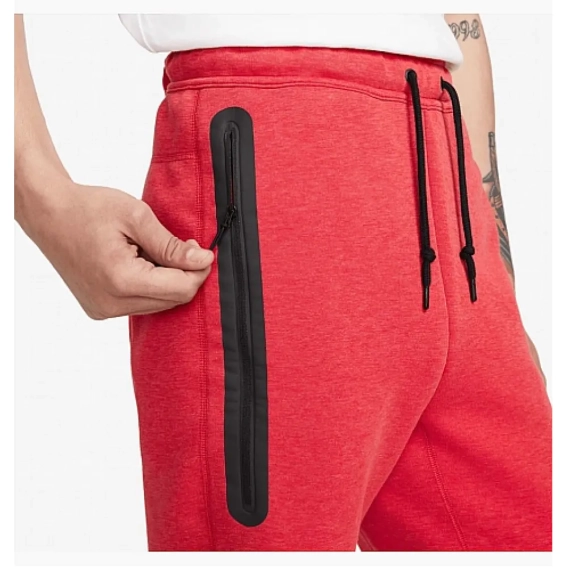 Брюки мужские Nike Tch Flc Jggr (FB8002-672) фото 3 — интернет-магазин Tapok