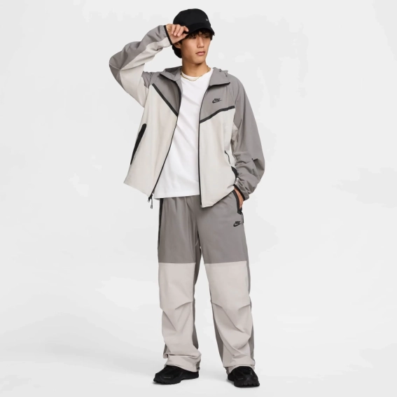 Костюм спортивний Nike Tech Woven Grey HM7151 -014_HM7158-014 фото 1 — інтернет-магазин Tapok