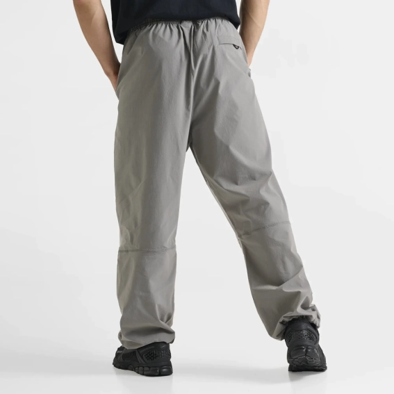 Костюм спортивний Nike Tech Woven Grey HM7151 -014_HM7158-014 фото 4 — інтернет-магазин Tapok