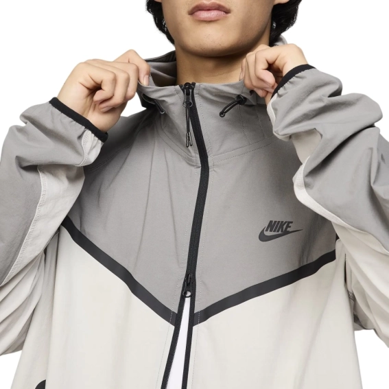 Костюм спортивний Nike Tech Woven Grey HM7151 -014_HM7158-014 фото 6 — інтернет-магазин Tapok