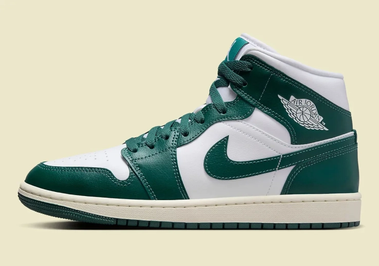 Кроссовки Air Jordan 1 MiD White/Green BQ6472-133 фото 1 — интернет-магазин Tapok