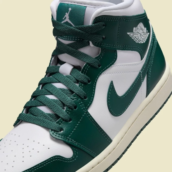 Кроссовки Air Jordan 1 MiD White/Green BQ6472-133 фото 7 — интернет-магазин Tapok