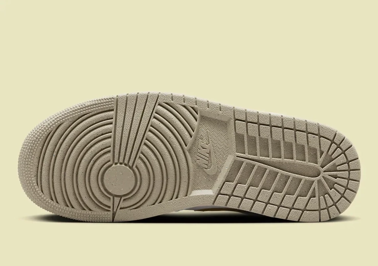 Кросівки Жіночі Air Jordan 1 Low Se Beige/white FN3722-701 фото 5 — інтернет-магазин Tapok