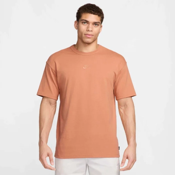 Футболка Чоловіча NIKE NSW PREM ESSNTL SUST TEE ORANGE DO7392-225 фото 1 — інтернет-магазин Tapok