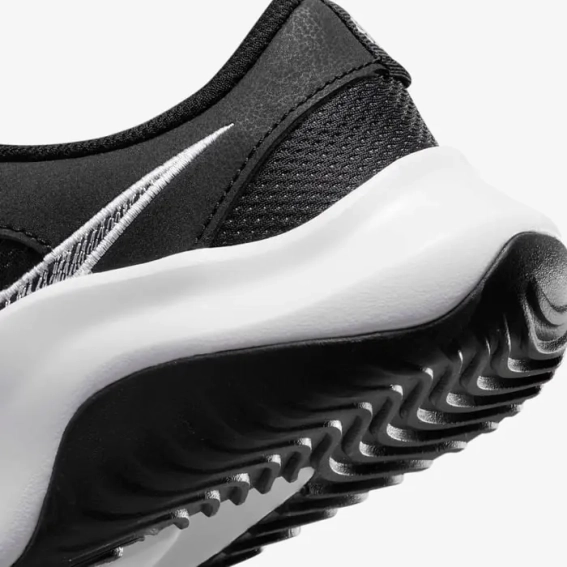 Кроссовки Nike LEGEND ESSENTIAL 3 DM1119-001 фото 8 — интернет-магазин Tapok
