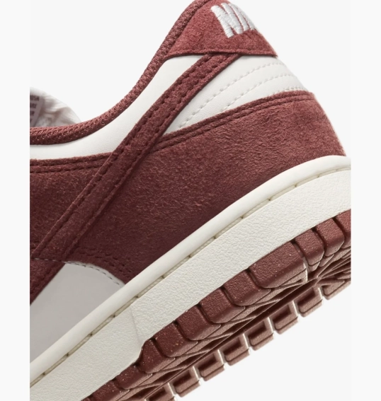 Кроссовки Nike WMNS DUNK LOW HJ7673-001 фото 7 — интернет-магазин Tapok