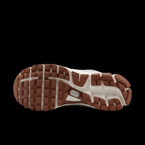 Кросівки NIKE ZOOM VOMERO 5 BEIGE FZ3780-101 фото 3 — інтернет-магазин Tapok